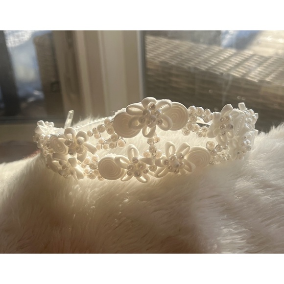 Beautiful Classic Silk Jessica McClintock Wedding Dress - Picture 5 of 9